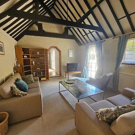 English Farmhouse Cottage Guildford Exterior photo