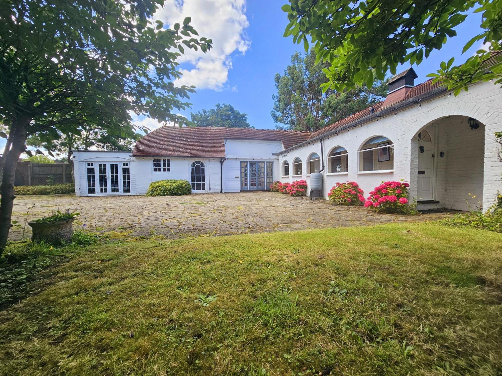 English Farmhouse Cottage *
