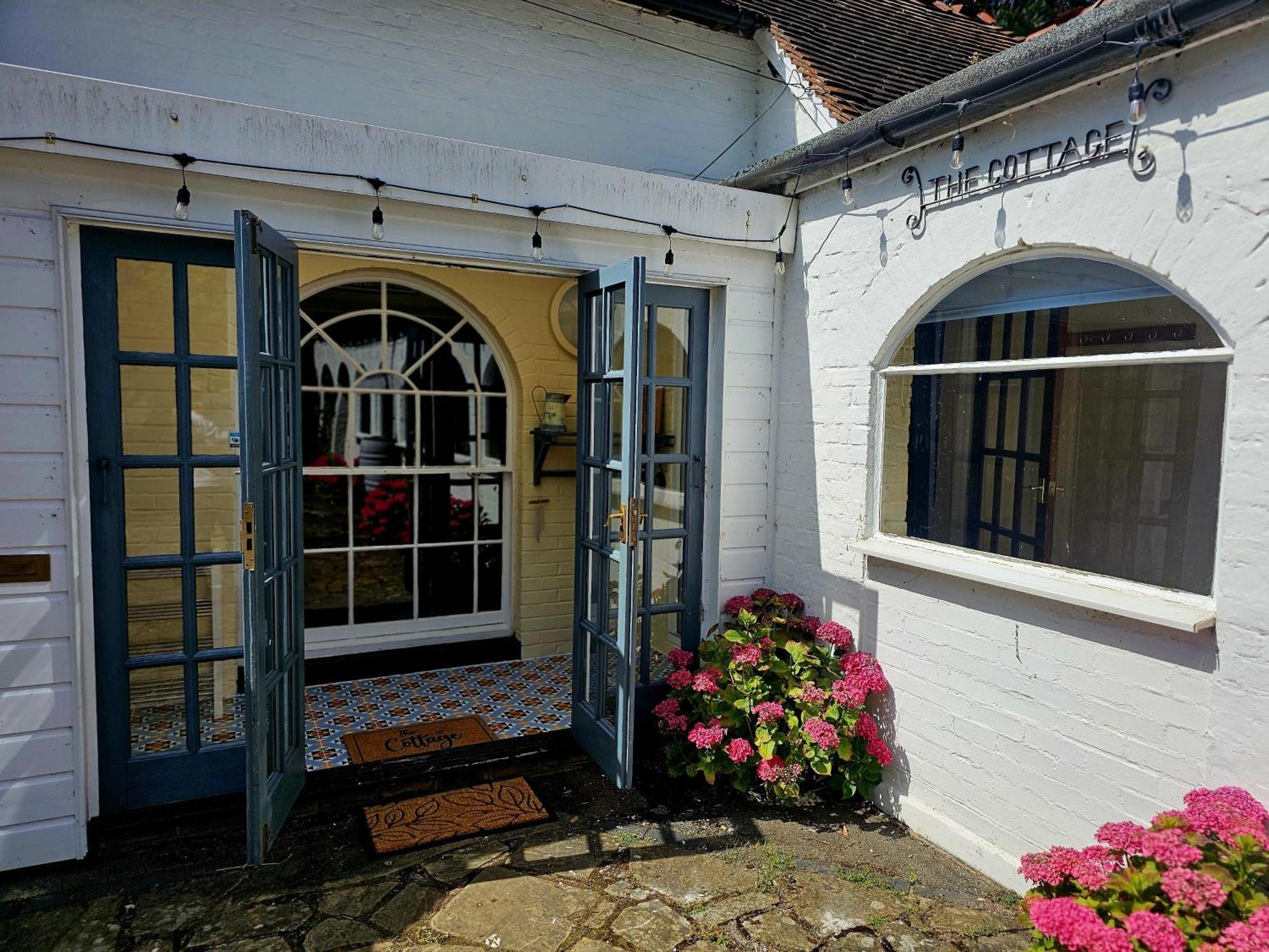 English Farmhouse Cottage Guildford